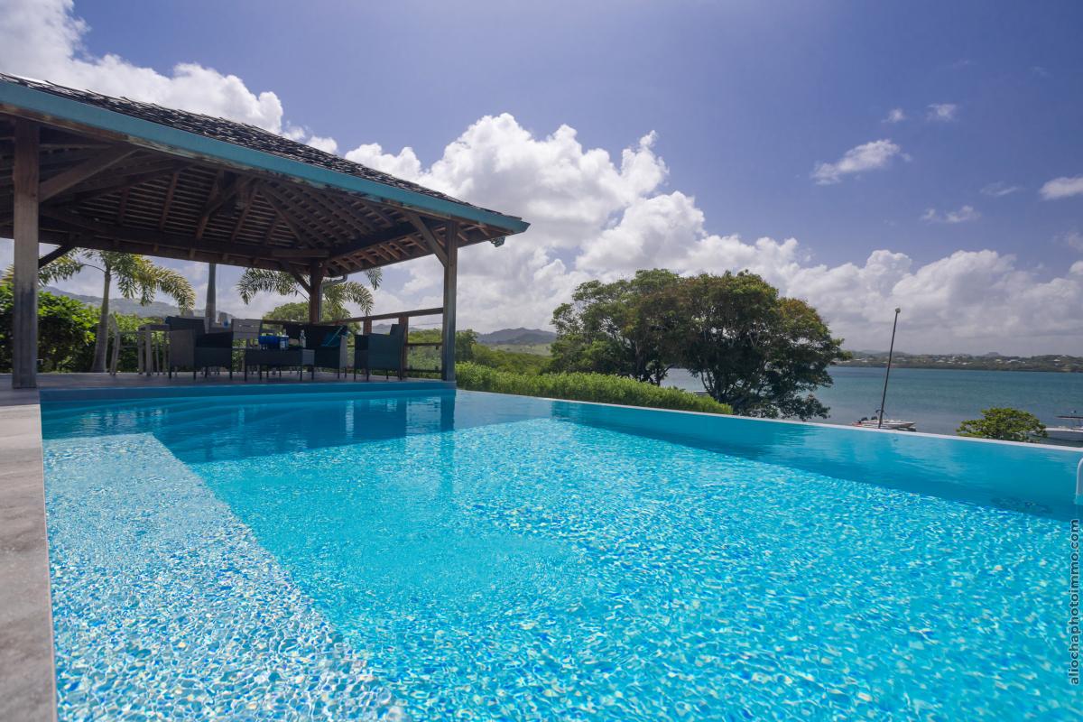Location villa Martinique - Piscine et carbet